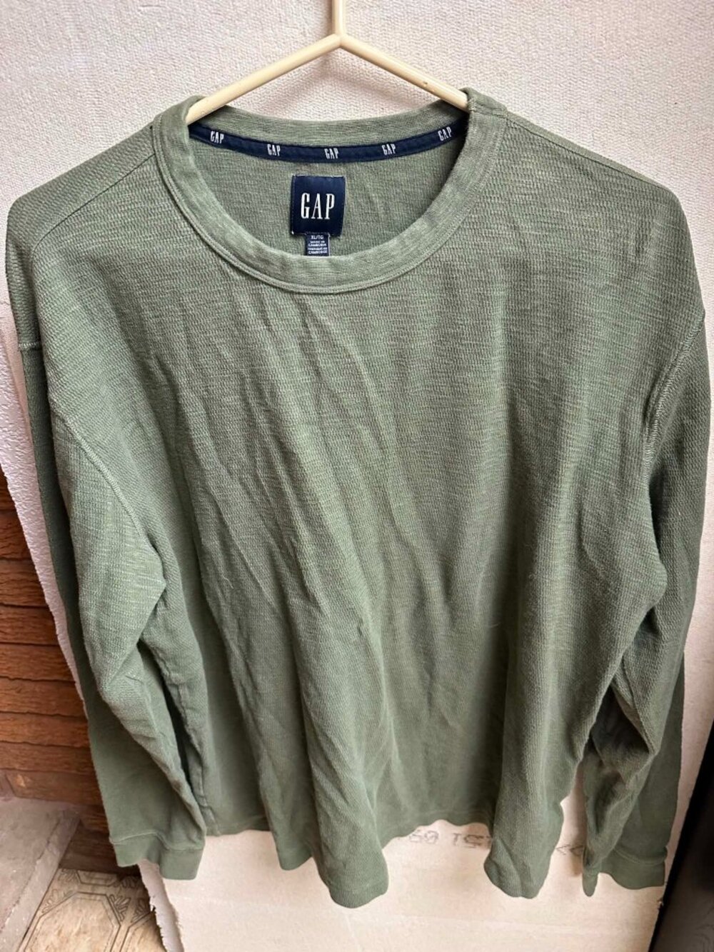 Women's GAP long sleeve